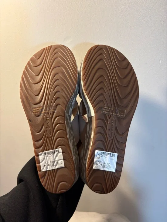 Taupe Clarks Stasha Hale Leather Wedge Velcro Strap Platform Aztec Sandals 8.5 - Picture 8 of 8